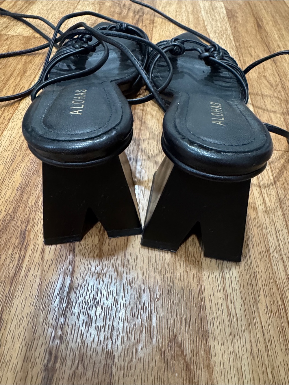 ALOHAS Mirage Sandal in Black - Picture 4 of 11
